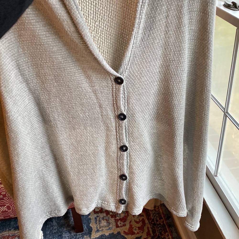 Gray poncho - Picture 4 of 5